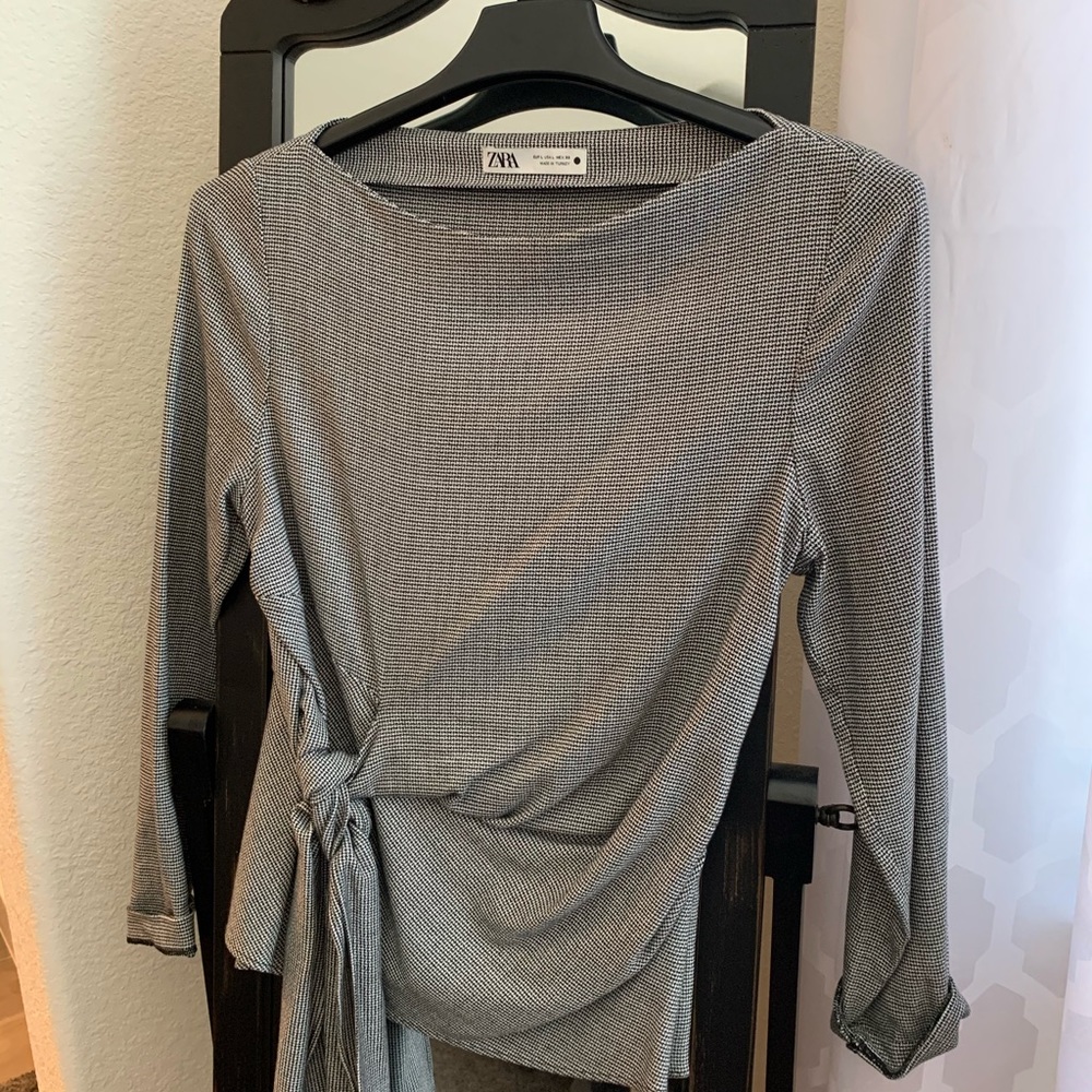 Zara stretchy top. NWOT.